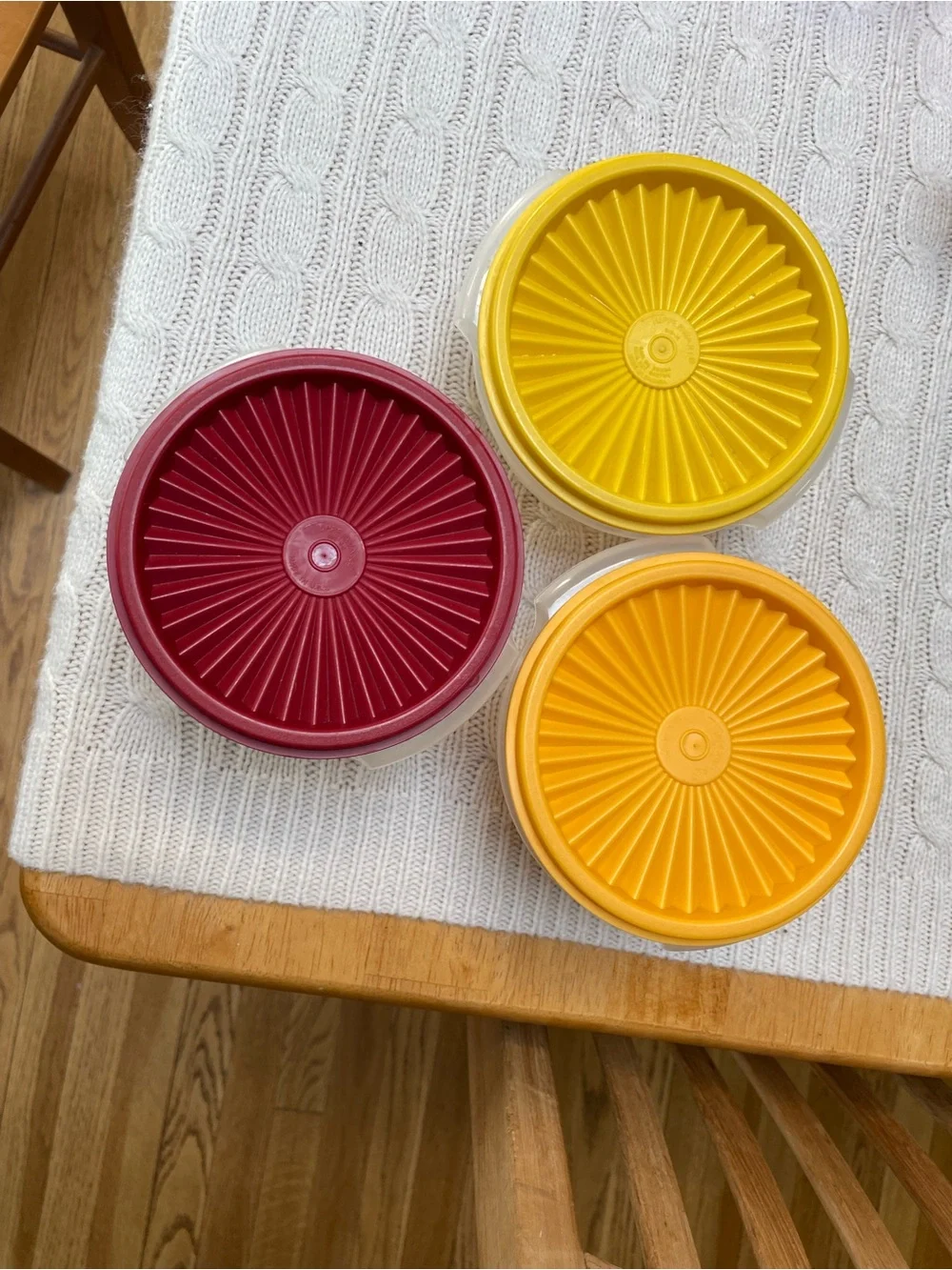 Tupperware vtg servalier